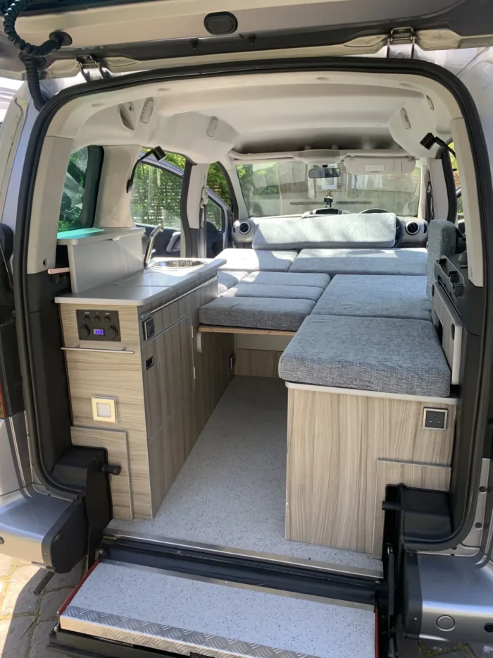 Peugeot Partner 1.6L Hdi with a 2 Berth Horizon Camper Van Conversion that can easily be used as your Everyday Car as well as a Camper Van. 2017 with Only 29,000 miles from New.. £20,000 - Image 5
