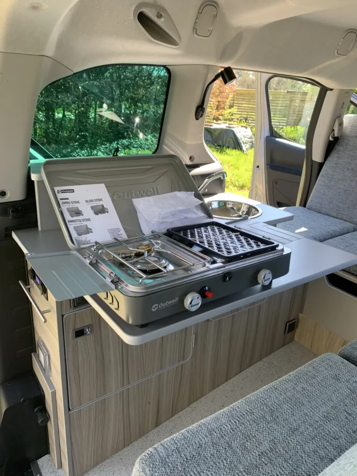 Peugeot Partner 1.6L Hdi with a 2 Berth Horizon Camper Van Conversion that can easily be used as your Everyday Car as well as a Camper Van. 2017 with Only 29,000 miles from New.. £20,000 - Image 3