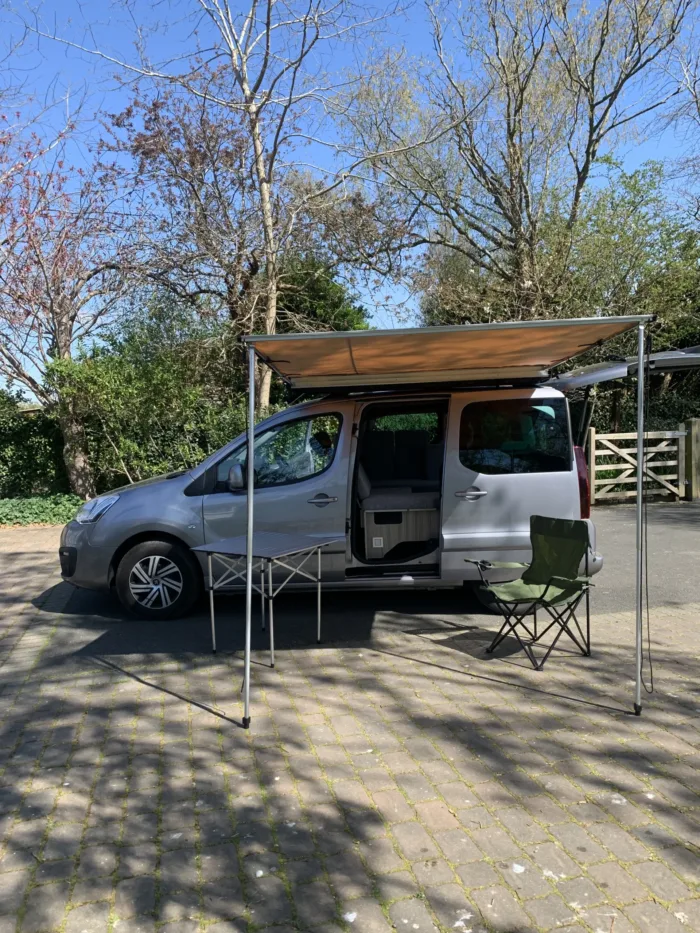 Peugeot Partner 1.6L Hdi with a 2 Berth Horizon Camper Van Conversion that can easily be used as your Everyday Car as well as a Camper Van. 2017 with Only 29,000 miles from New.. £20,000 - Image 2