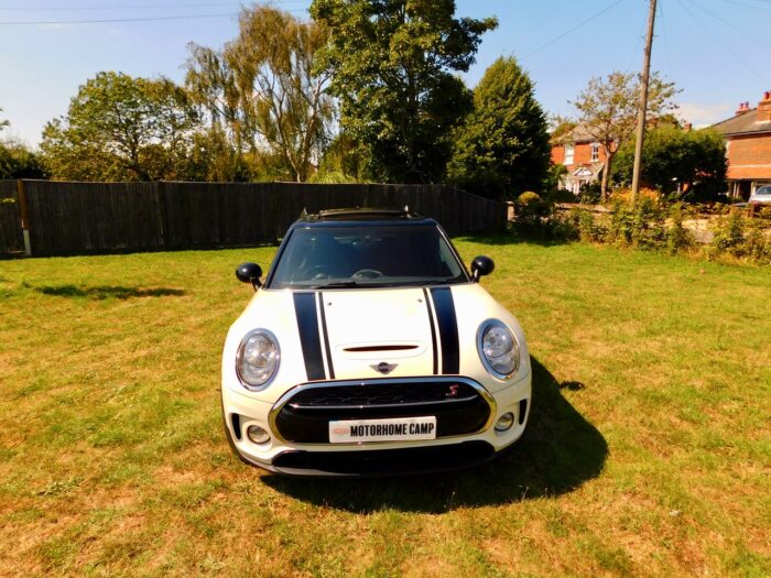 Mini Cooper S Clubman 2.0L Petrol AUTOMATIC John Cooper Works. 2018 with 87,593 miles from New. In Excellent All Round Condition. Panoramic Sunroof, Multi Spoke Gloss Black Alloys. Euro 6. ULEZ Compliant. Now Sold - Image 14