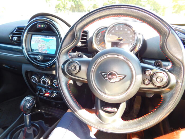 Mini Cooper S Clubman 2.0L Petrol AUTOMATIC John Cooper Works. 2018 with 87,593 miles from New. In Excellent All Round Condition. Panoramic Sunroof, Multi Spoke Gloss Black Alloys. Euro 6. ULEZ Compliant. Now Sold - Image 9
