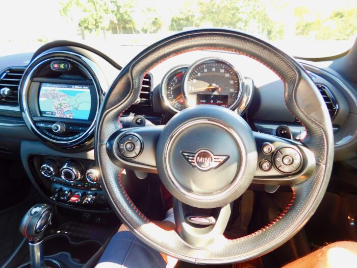 Mini Cooper S Clubman 2.0L Petrol AUTOMATIC John Cooper Works. 2018 with 87,593 miles from New. In Excellent All Round Condition. Panoramic Sunroof, Multi Spoke Gloss Black Alloys. Euro 6. ULEZ Compliant. Now Sold - Image 8