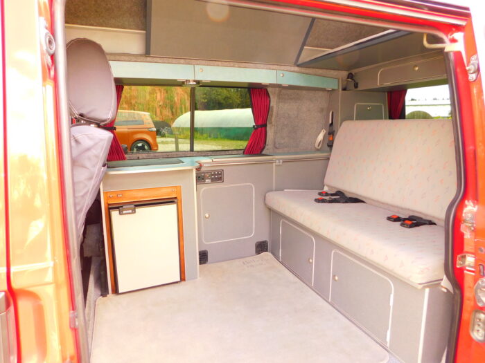 Bilbos VW T4 888 Special Edition Side Raising Pop Top Roof 2 Plus 2 Berth with Side Raising Roof and with Extra Wide Double Beds. 2003. Can be used as your Everyday Vehicle. £17,999 - Image 6