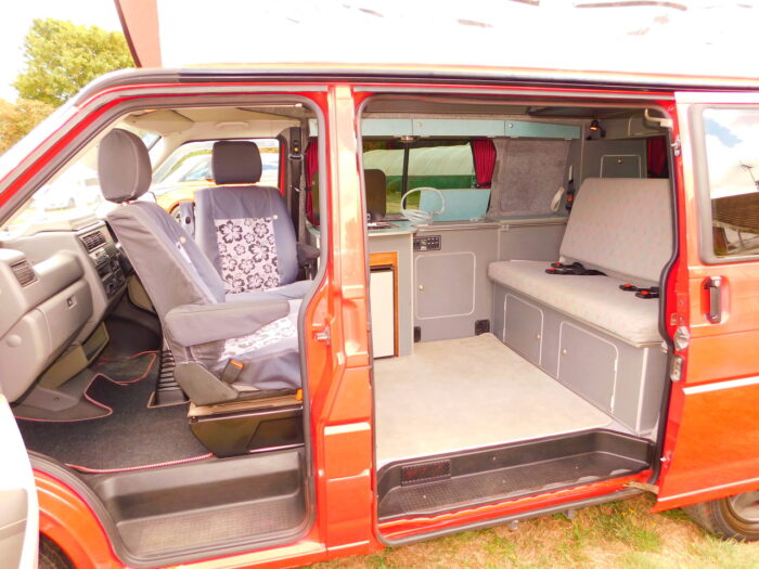 Bilbos VW T4 888 Special Edition Side Raising Pop Top Roof 2 Plus 2 Berth with Side Raising Roof and with Extra Wide Double Beds. 2003. Can be used as your Everyday Vehicle. £17,999 - Image 9
