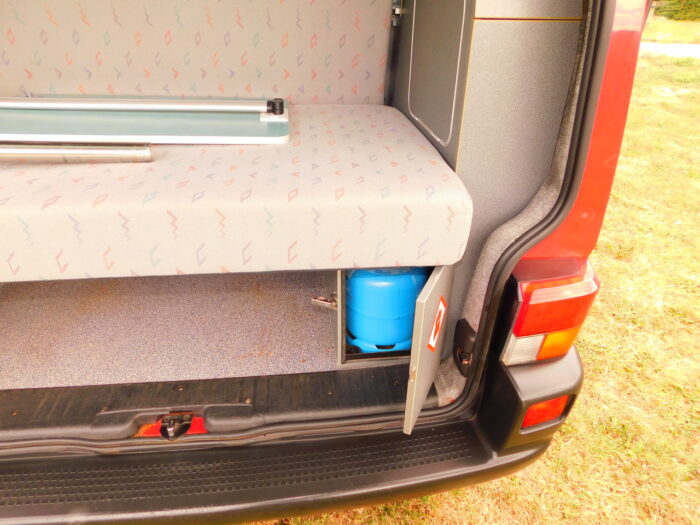 Bilbos VW T4 888 Special Edition Side Raising Pop Top Roof 2 Plus 2 Berth with Side Raising Roof and with Extra Wide Double Beds. 2003. Can be used as your Everyday Vehicle. £17,999 - Image 20