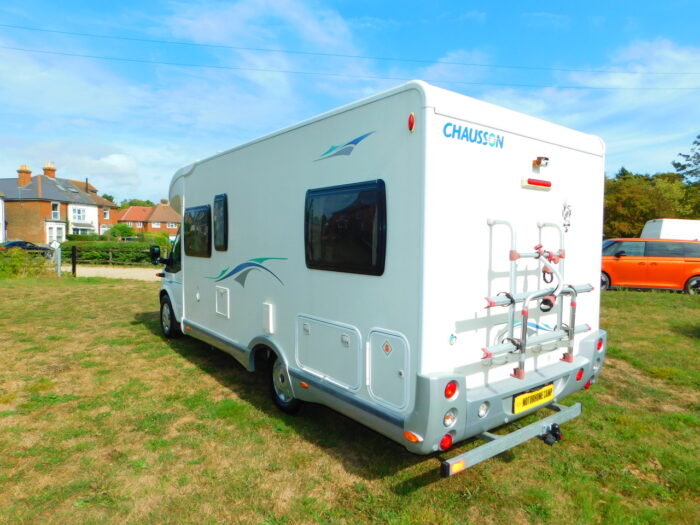 Chausson Flash 14 2012 Ford 2.2 Ddci. 3 to 4 Berth with 4 x 3Point Seat Belts and Only 26,000 miles from New Complete with Cab AIR CONDITIONING, Roof Mounted Solar Panel, Large Roll Out Awning and Bike Rack Deposit Taken - Image 36