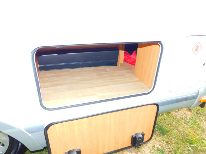 Chausson Flash 14 2012 Ford 2.2 Ddci. 3 to 4 Berth with 4 x 3Point Seat Belts and Only 26,000 miles from New Complete with Cab AIR CONDITIONING, Roof Mounted Solar Panel, Large Roll Out Awning and Bike Rack Deposit Taken - Image 33