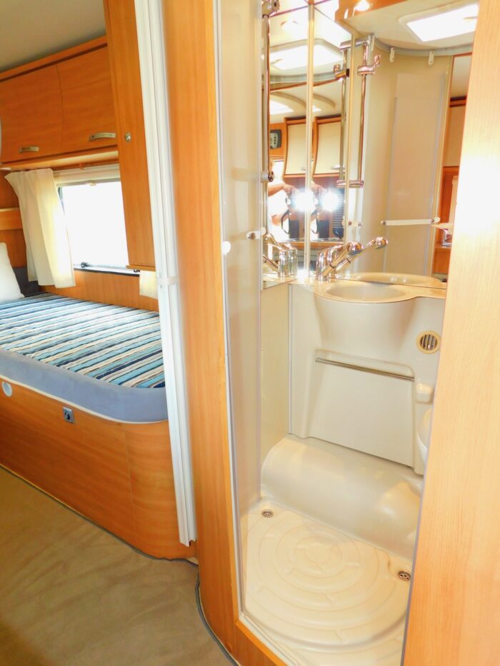Chausson Flash 14 2012 Ford 2.2 Ddci. 3 to 4 Berth with 4 x 3Point Seat Belts and Only 26,000 miles from New Complete with Cab AIR CONDITIONING, Roof Mounted Solar Panel, Large Roll Out Awning and Bike Rack Deposit Taken - Image 26