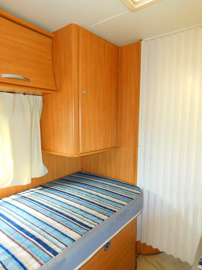 Chausson Flash 14 2012 Ford 2.2 Ddci. 3 to 4 Berth with 4 x 3Point Seat Belts and Only 26,000 miles from New Complete with Cab AIR CONDITIONING, Roof Mounted Solar Panel, Large Roll Out Awning and Bike Rack Deposit Taken - Image 19