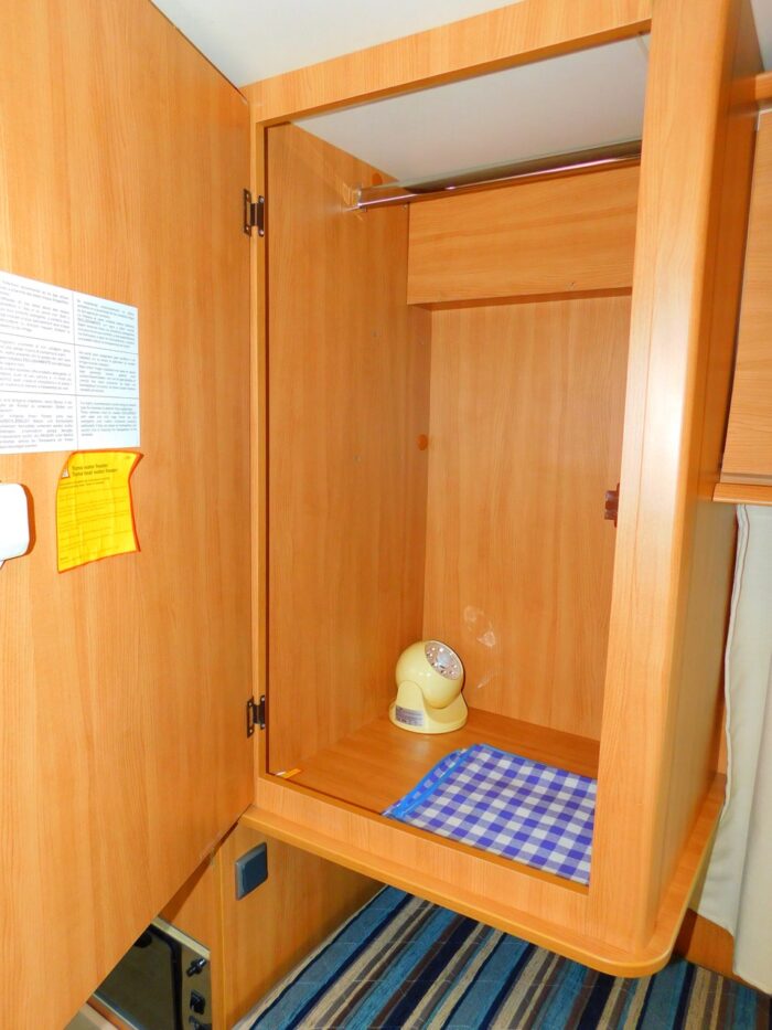 Chausson Flash 14 2012 Ford 2.2 Ddci. 3 to 4 Berth with 4 x 3Point Seat Belts and Only 26,000 miles from New Complete with Cab AIR CONDITIONING, Roof Mounted Solar Panel, Large Roll Out Awning and Bike Rack Deposit Taken - Image 31
