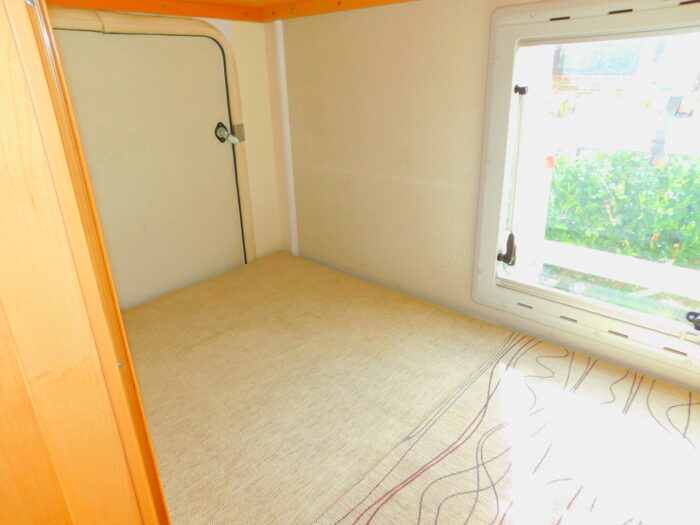 Mobilvetta New Life Peugeot Hdi 5 to 6 Berth with Bunk Beds 56 Plate and low Mileage. Superb Condition Throughout. A Super Motorhome with 4 x Seat Belts, Bunk Beds, Overcab Double Bed and a Convertible Dinette Bed. Now Sold - Image 14