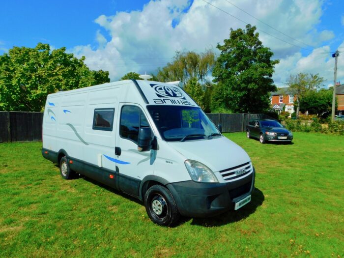 IVECO Daily 2.3 HPT Sports MOTOCROSS, Go Kart Motorhome Sports Race Van with rare to find FULL HEIGHT Garage and Shower Room with Flushing TOILET. Only 69,000 Miles £22,999 - Image 3