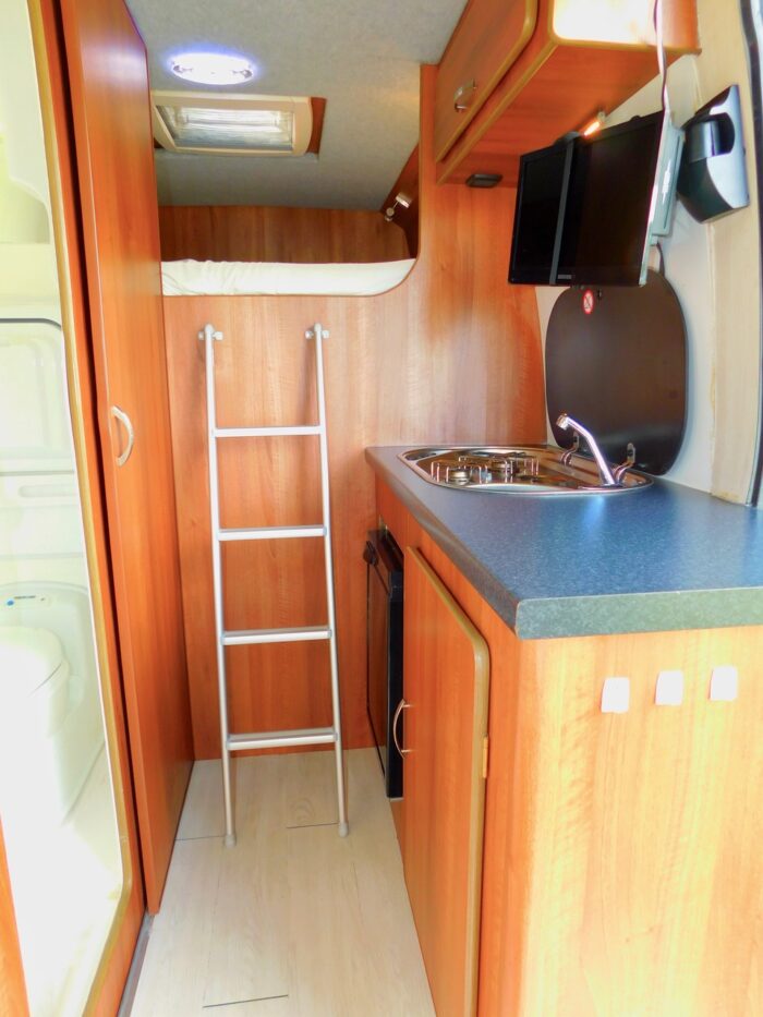 IVECO Daily 2.3 HPT Sports MOTOCROSS, Go Kart Motorhome Sports Race Van with rare to find FULL HEIGHT Garage and Shower Room with Flushing TOILET. Only 69,000 Miles £22,999 - Image 22