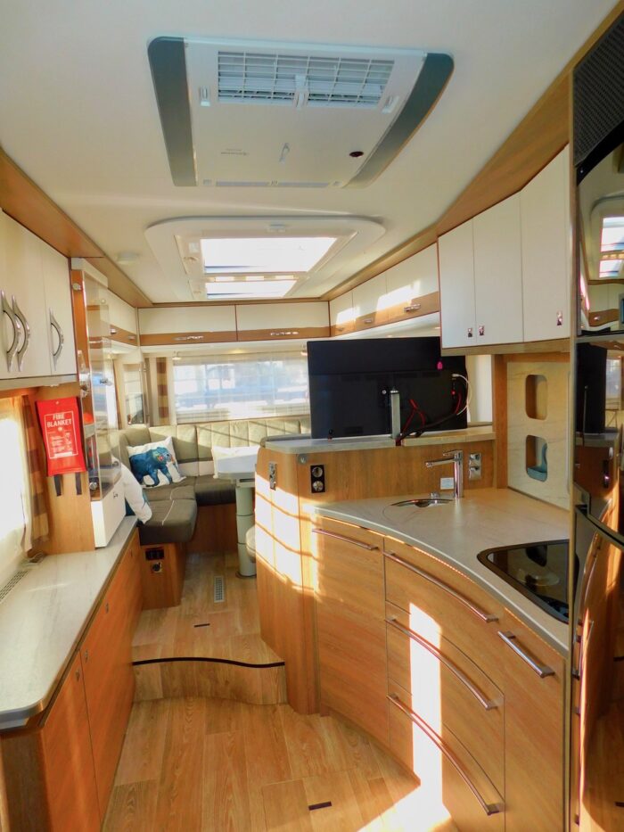 Dethleffs Grand Alpa I 7820-2 Fiat 2.3 AUTOMATIC 2 to 4 Berth Super Luxury A Class. 2019 69 Plate with Only 24,000 miles from New. £120,000 - Image 7