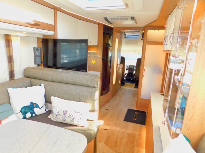 Dethleffs Grand Alpa I 7820-2 Fiat 2.3 AUTOMATIC 2 to 4 Berth Super Luxury A Class. 2019 69 Plate with Only 24,000 miles from New. £120,000 - Image 10