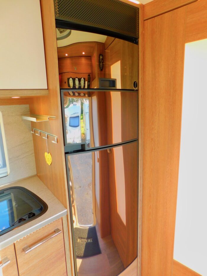 Dethleffs Grand Alpa I 7820-2 Fiat 2.3 AUTOMATIC 2 to 4 Berth Super Luxury A Class. 2019 69 Plate with Only 24,000 miles from New. £120,000 - Image 21
