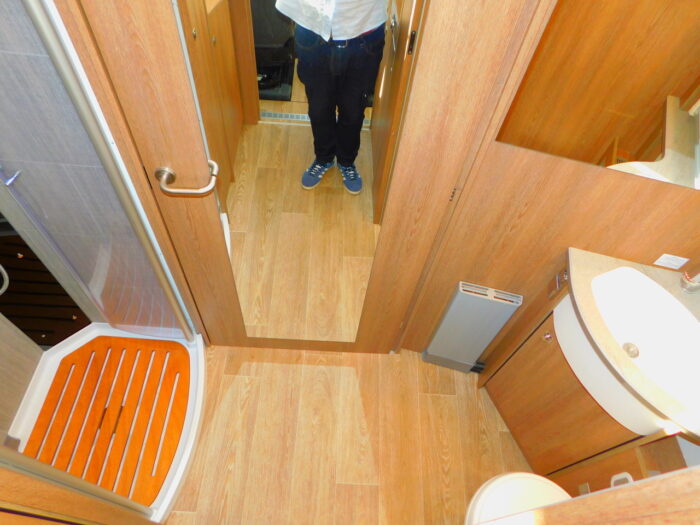 Dethleffs Grand Alpa I 7820-2 Fiat 2.3 AUTOMATIC 2 to 4 Berth Super Luxury A Class. 2019 69 Plate with Only 24,000 miles from New. £120,000 - Image 30