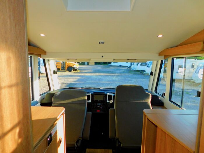 Dethleffs Grand Alpa I 7820-2 Fiat 2.3 AUTOMATIC 2 to 4 Berth Super Luxury A Class. 2019 69 Plate with Only 24,000 miles from New. £120,000 - Image 6