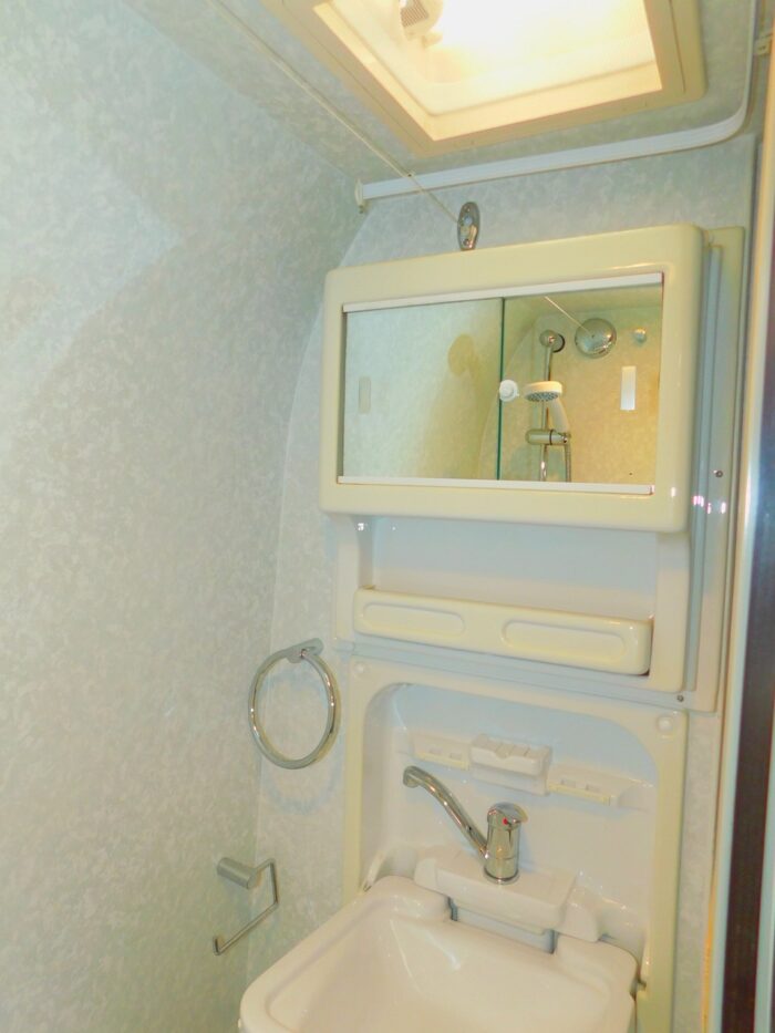 Autocruise Jazz Rare Ltd Edition Champagne Model Luxury 2 Berth with 4 x Seat Belts and Only 5.4m Long JUST ARRIVED £32,999 - Image 20