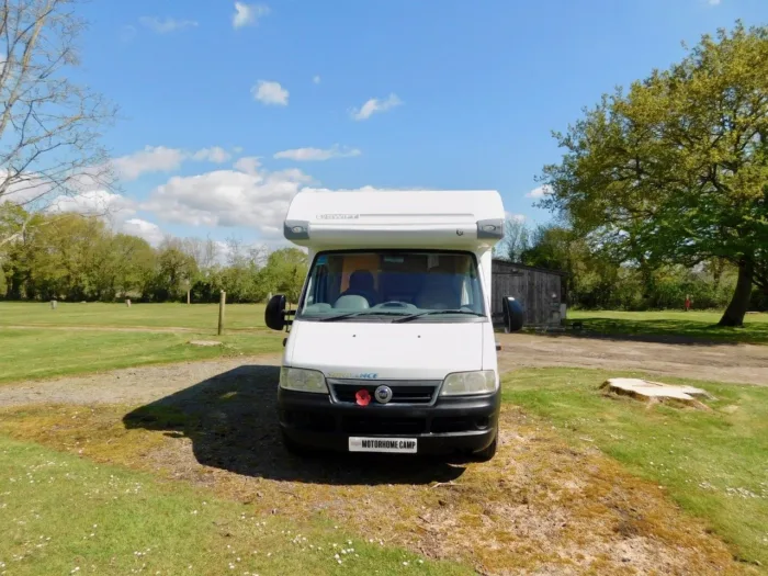 Swift Sundance 600 FB Luxury 2 Berth Fiat 2.3 with Fixed Corner Bed and low Mileage. Shower Room with Flushing TOILET. With a Plated Weight of 3,400 Kgs this can be Driven by Drivers of All Ages as you do NOT need to have the C1 entitlement on your driving licence.. £22,999 - Image 29