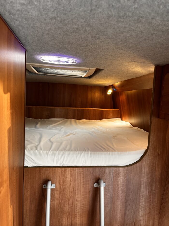IVECO Daily 2.3 HPT Sports MOTOCROSS, Go Kart Motorhome Sports Race Van with rare to find FULL HEIGHT Garage and Shower Room with Flushing TOILET. Only 69,000 Miles £22,999 - Image 12