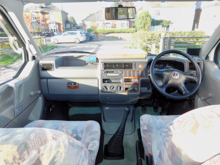 Auto-Sleeper Gatcombe VW 2.5 Tdi Manual Luxury 2 Berth. March 2000 with Only 64,000 miles from New. £20,000 - Image 18