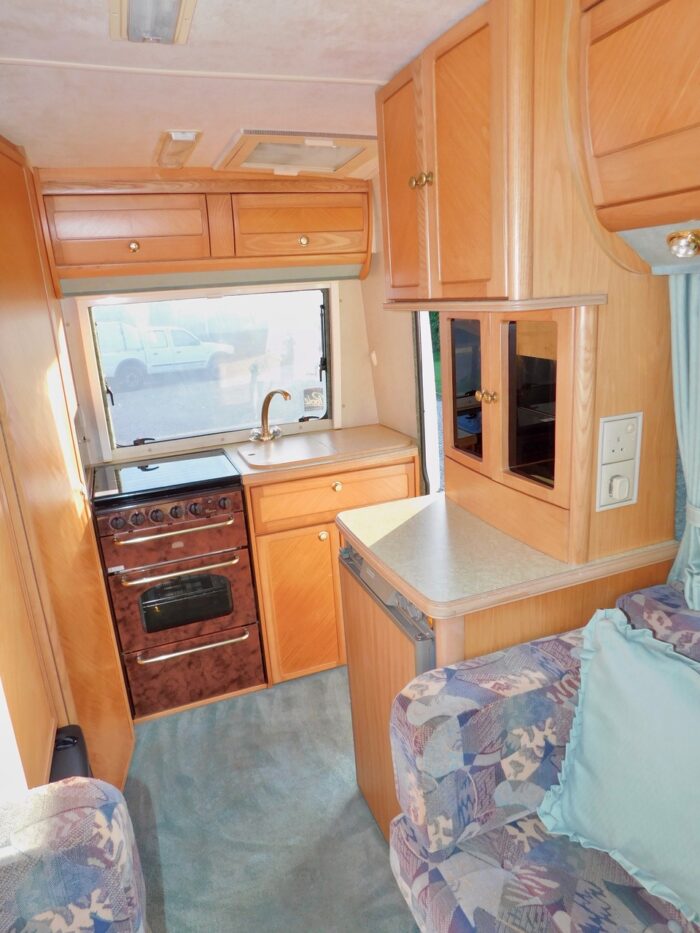 Auto-Sleeper Gatcombe VW 2.5 Tdi Manual Luxury 2 Berth. March 2000 with Only 64,000 miles from New. £20,000 - Image 16