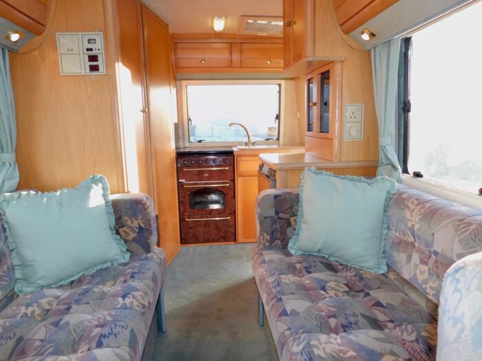 Auto-Sleeper Gatcombe VW 2.5 Tdi Manual Luxury 2 Berth. March 2000 with Only 64,000 miles from New. £20,000 - Image 7