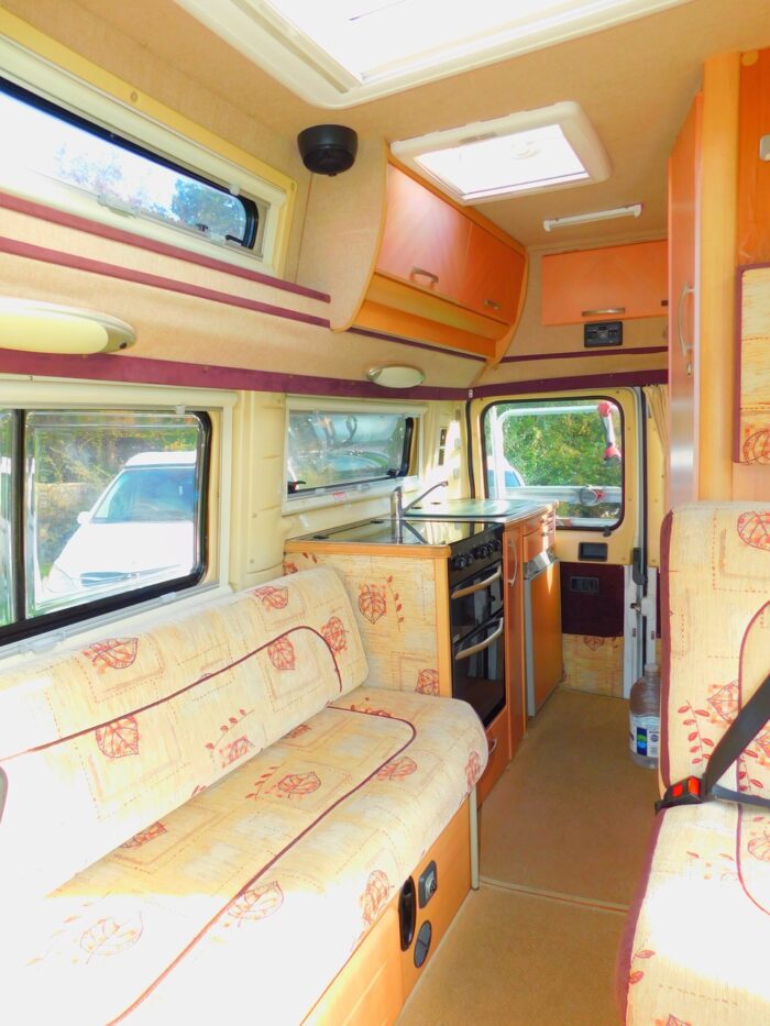 Auto-Sleeper Symbol Peugeot Dual Fuel 2.0 L Petrol and Gas Luxury 2 Berth 2004 With Only 74,833 miles from New. £21,999 - Image 9