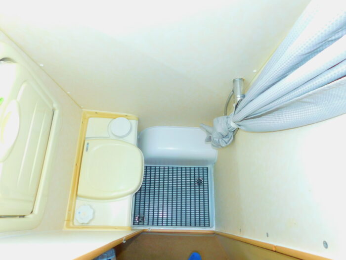 Auto-Sleeper Symbol Peugeot Dual Fuel 2.0 L Petrol and Gas Luxury 2 Berth 2004 With Only 74,833 miles from New. £21,999 - Image 20