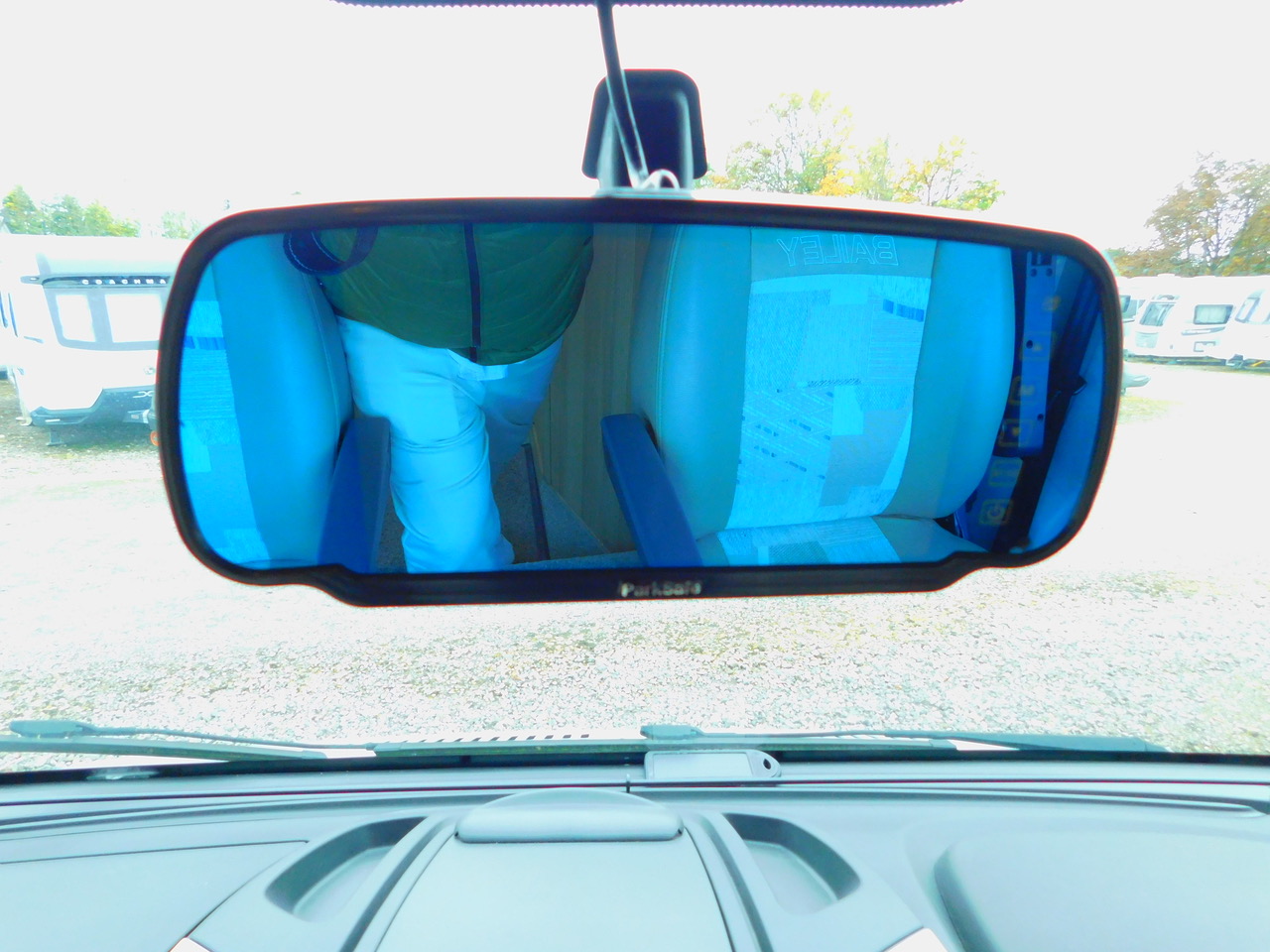 Bailey 625 Approach SE. Peugeot 2.2 Hdi Luxury 2 Berth with Huge Rear U Shape LOUNGE and Only 20,125 miles from New £34,999 - Image 25