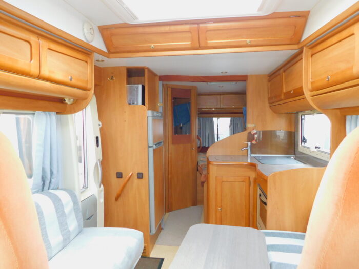 Rapido 786F Fiat 2.8 Luxury 4 Berth with Air Conditioning and Only 23,143 miles from New £23,999 - Image 12