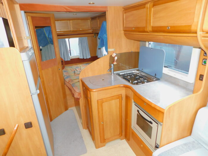 Rapido 786F Fiat 2.8 Luxury 4 Berth with Air Conditioning and Only 23,143 miles from New £23,999 - Image 11