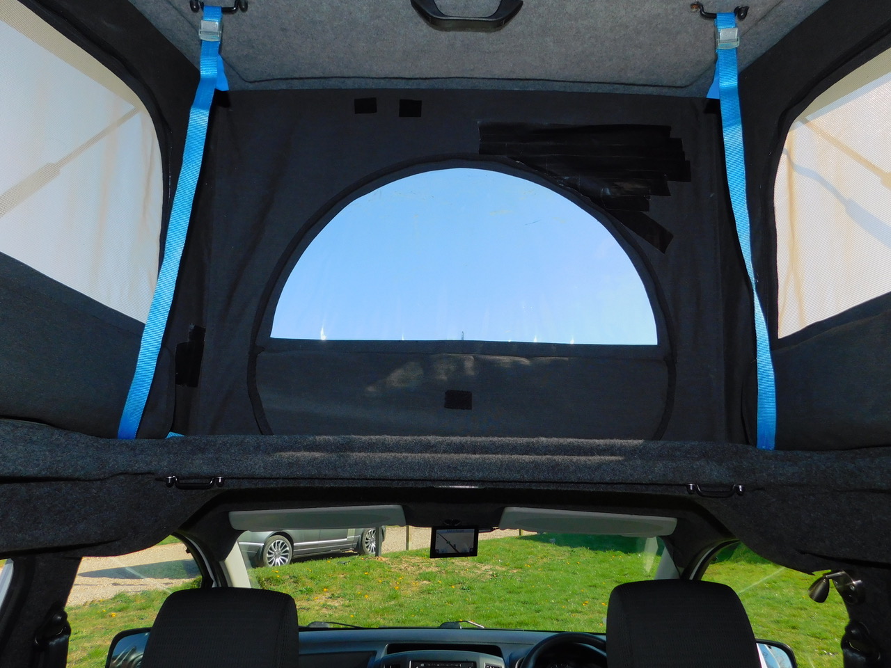 Sussex Campervans Nissan NV200 1.5 Dci Manual Gearbox 2 Berth Pop Top, 4 x Seat Belts. £21,000 - Image 15