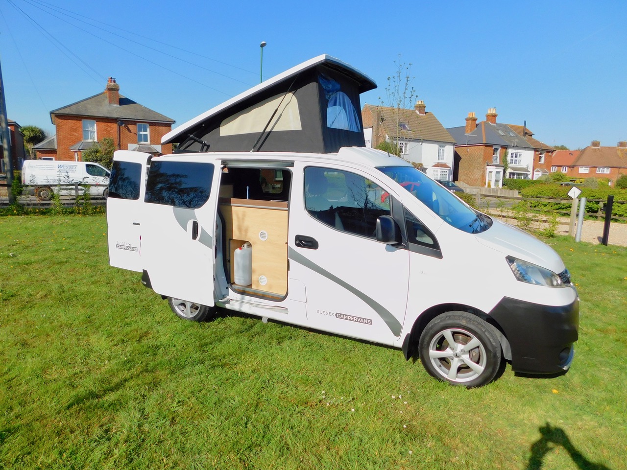 Sussex Campervans Nissan NV200 1.5 Dci Manual Gearbox 2 Berth Pop Top, 4 x Seat Belts. £21,000 - Image 31