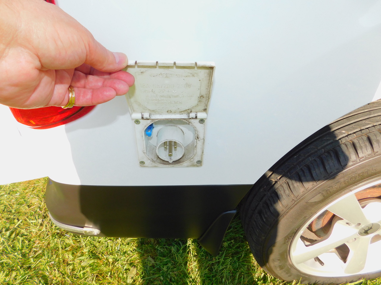 Sussex Campervans Nissan NV200 1.5 Dci Manual Gearbox 2 Berth Pop Top, 4 x Seat Belts. £21,000 - Image 26