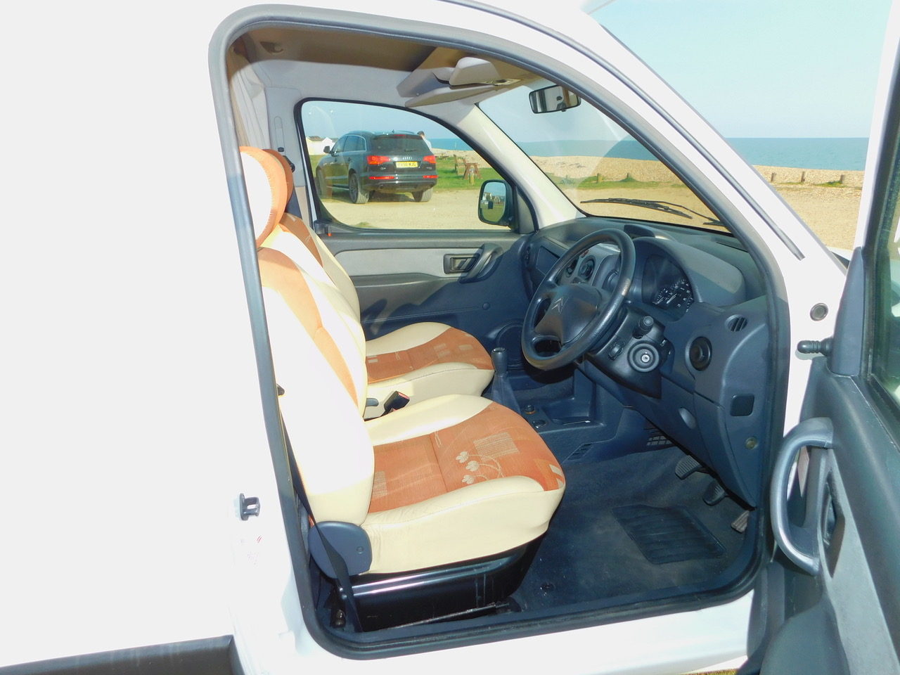 Romahome R20 Outlook EXCLUSIVE Citroen 2.0 Hdi with Pullman Dinette, 4 Travelling SEAT BELTS and TOILET 2006 with 55,288 miles from New.. £24,999 - Image 4