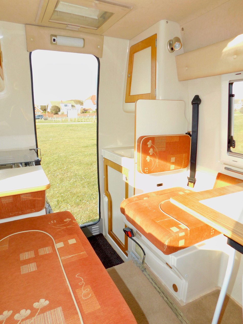 Romahome R20 Outlook EXCLUSIVE Citroen 2.0 Hdi with Pullman Dinette, 4 Travelling SEAT BELTS and TOILET 2006 with 55,288 miles from New.. £24,999 - Image 8