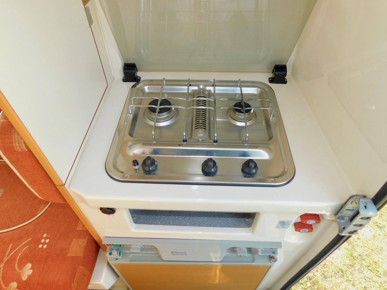 Romahome R20 Outlook EXCLUSIVE Citroen 2.0 Hdi with Pullman Dinette, 4 Travelling SEAT BELTS and TOILET 2006 with 55,288 miles from New.. £24,999 - Image 13