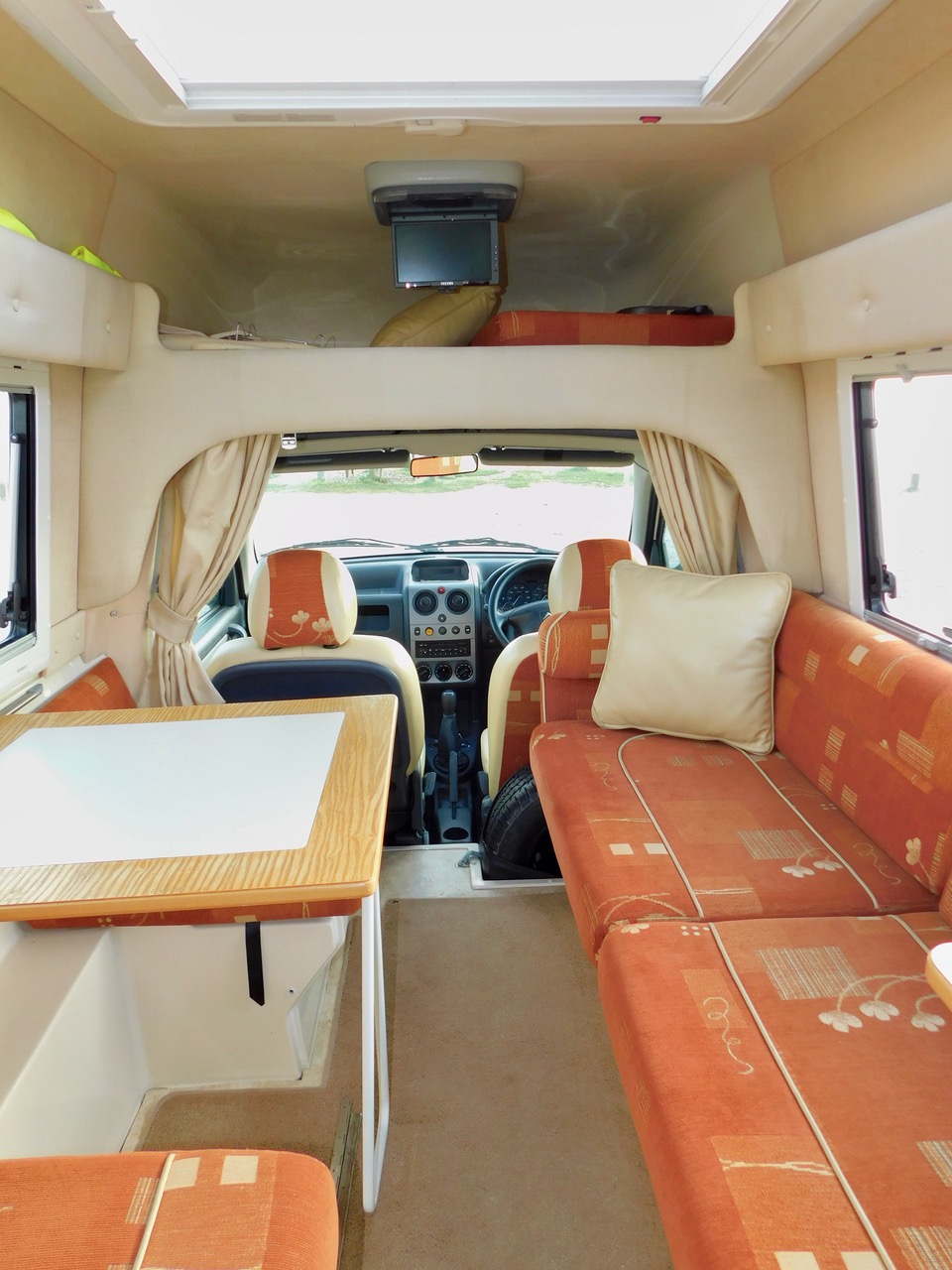 Romahome R20 Outlook EXCLUSIVE Citroen 2.0 Hdi with Pullman Dinette, 4 Travelling SEAT BELTS and TOILET 2006 with 55,288 miles from New.. £24,999 - Image 5