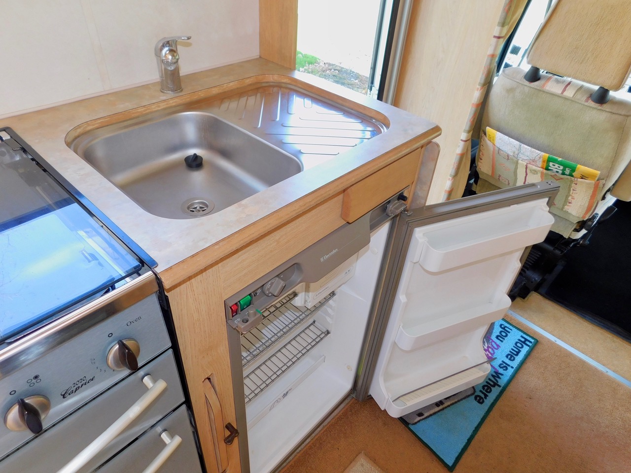 Elddis Autoquest 400 Luxury 4 Berth with Large U SHAPE REAR LOUNGE. Peugeot 2.0 Hdi. Peugeot 2.0 Hdi Engine. 2002 with Only 47,412 miles from New. Only 6m Long. £22,999 - Image 12