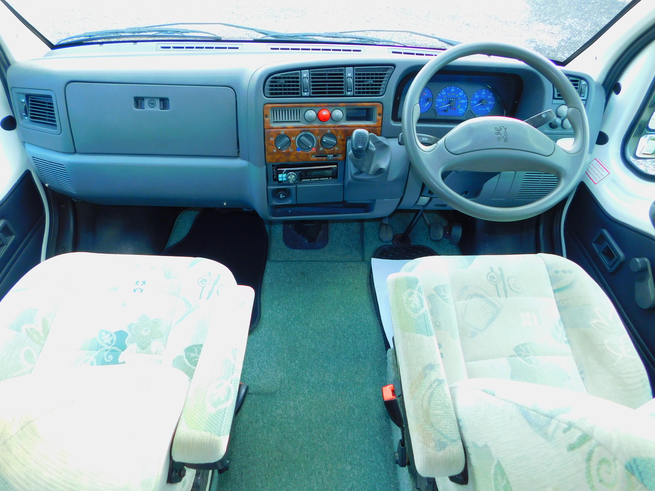 Auto-Sleeper Symbol Peugeot 1.9d Luxury 2 Berth 2002 02 plate With Only 72,500 miles from New. £19,999 - Image 20