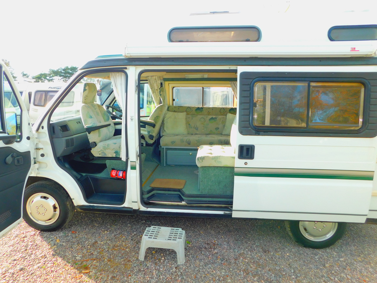 Auto-Sleeper Symbol Peugeot 1.9d Luxury 2 Berth 2002 02 plate With Only 72,500 miles from New. £19,999 - Image 13
