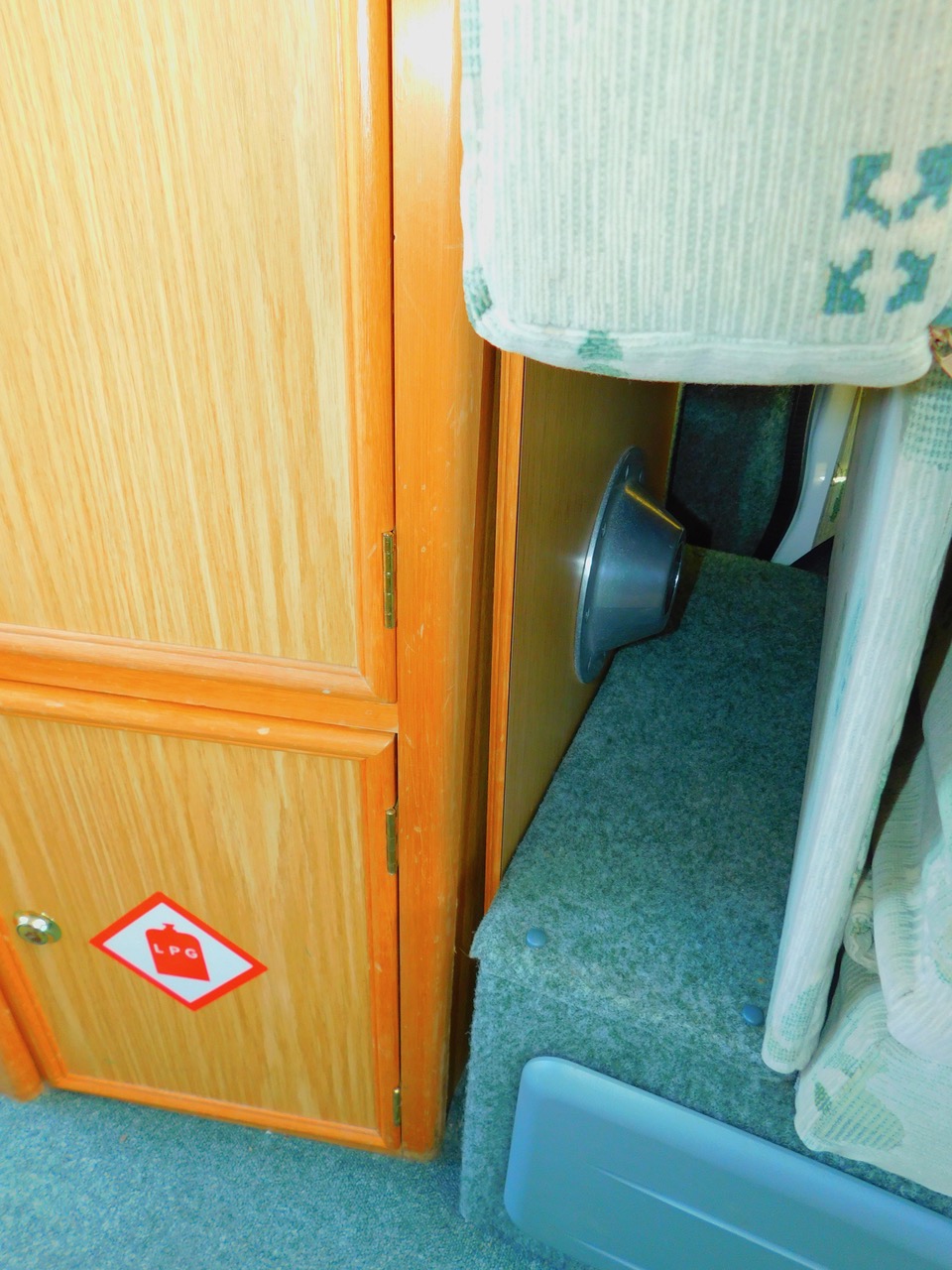 Auto-Sleeper Symbol Peugeot 1.9d Luxury 2 Berth 2002 02 plate With Only 72,500 miles from New. £19,999 - Image 22