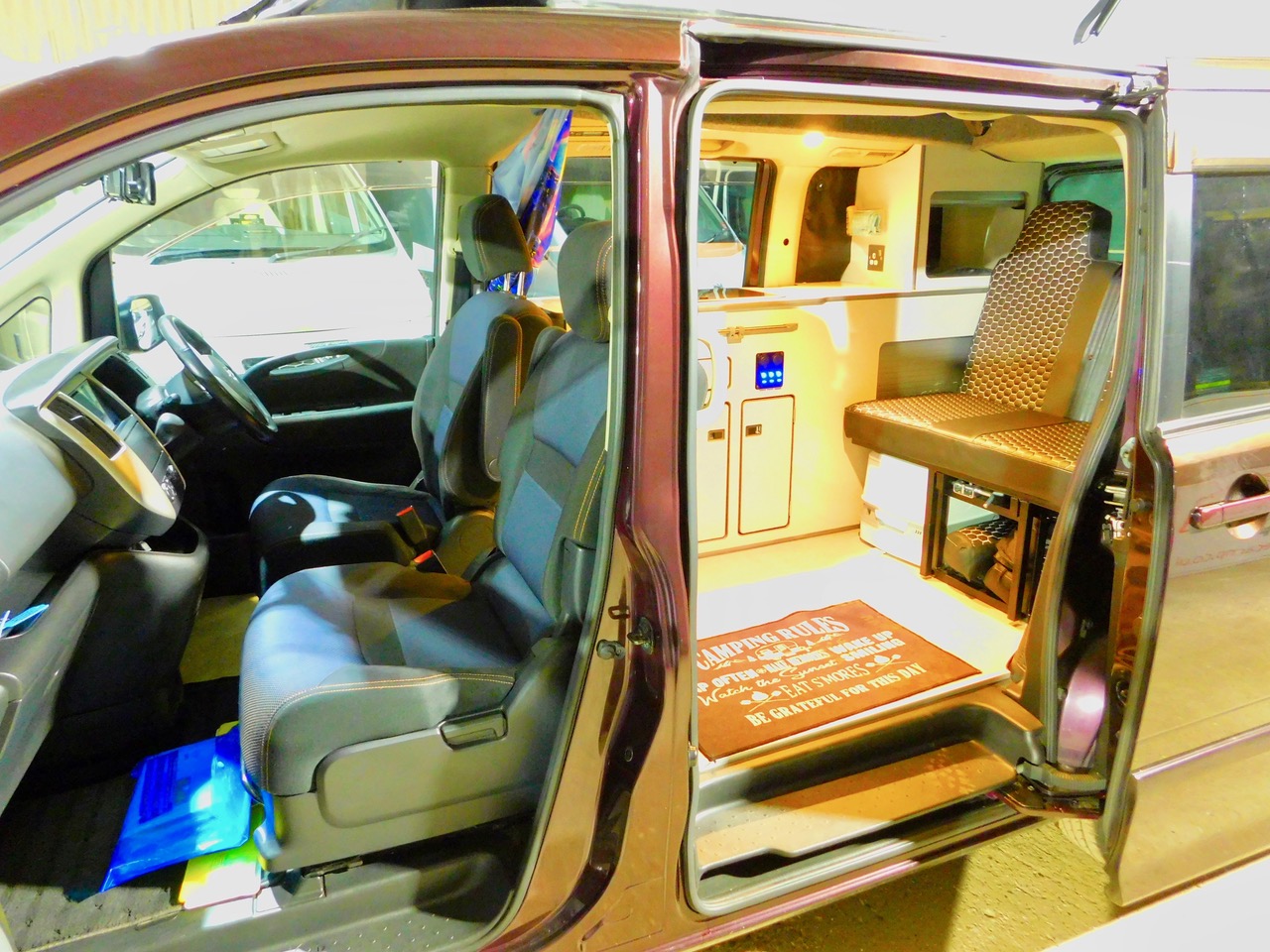 Wellhouse Nissan Serena 2.0 PETROL AUTOMATIC 2 Berth Campervan with Pop Top with 4 Seat Belts. LEZ Compliant. 2010 with Only 73,000 miles from New. Just 4.68 m or 15 ft 4 in Long and 1.695 m or 5 ft 6 in Wide and just 1.98m High.. £22,999 - Image 10