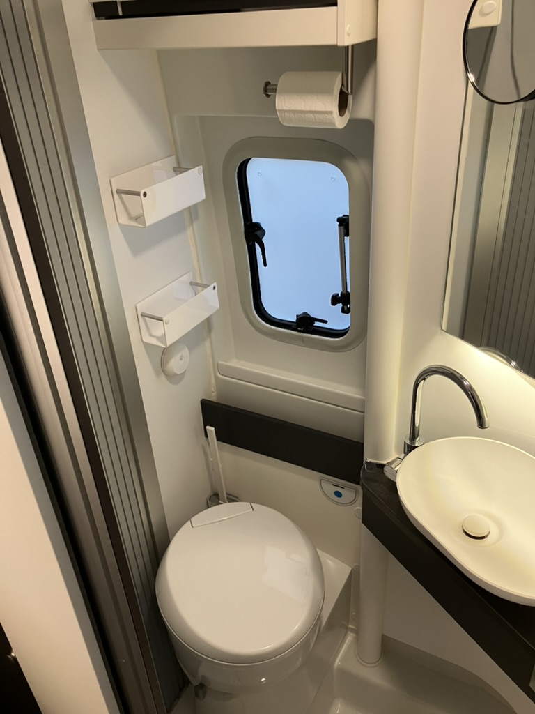 Adria Twin Supreme 640 SLB AUTOMATIC 2024 Luxury 2 Berth motorhome.Fiat extended warranty to 2029 £75,999 - Image 33