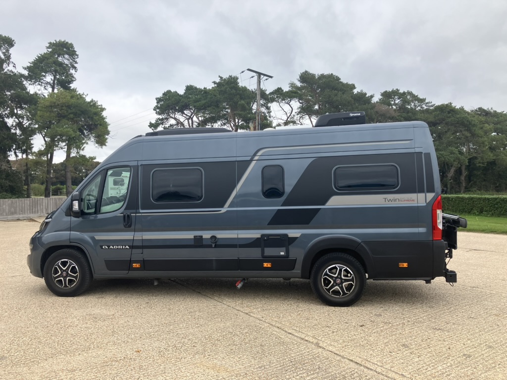Adria Twin Supreme 640 SLB AUTOMATIC 2024 Luxury 2 Berth motorhome.Fiat extended warranty to 2029 £75,999 - Image 19