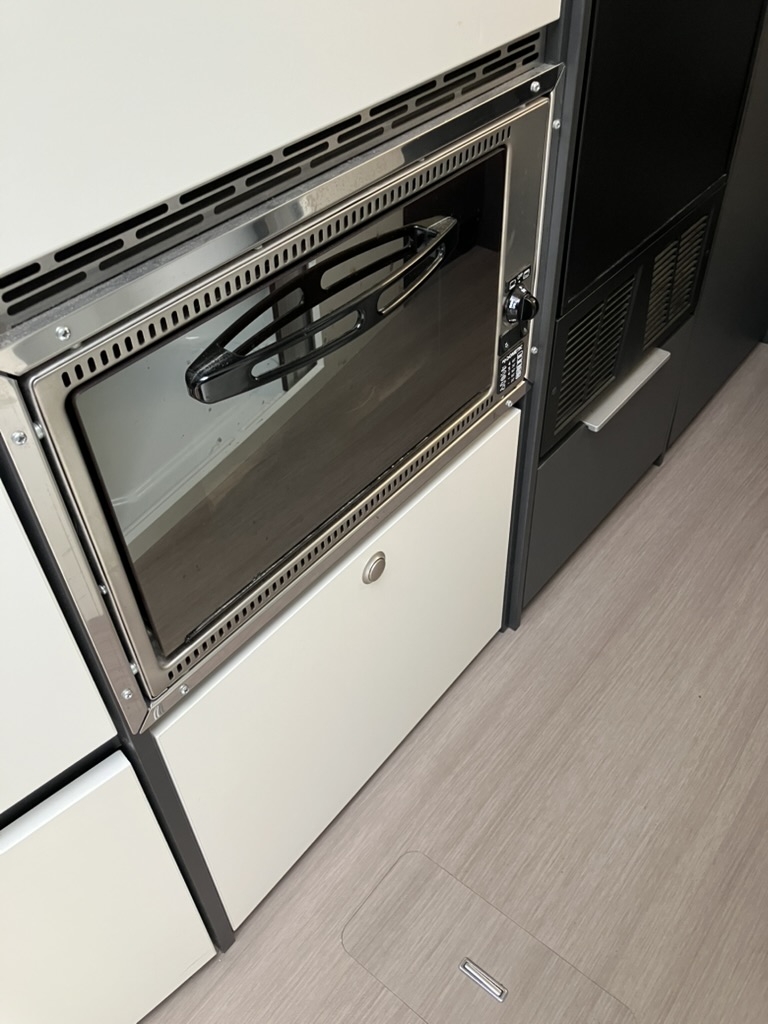 Adria Twin Supreme 640 SLB AUTOMATIC 2024 Luxury 2 Berth motorhome.Fiat extended warranty to 2029 £75,999 - Image 16