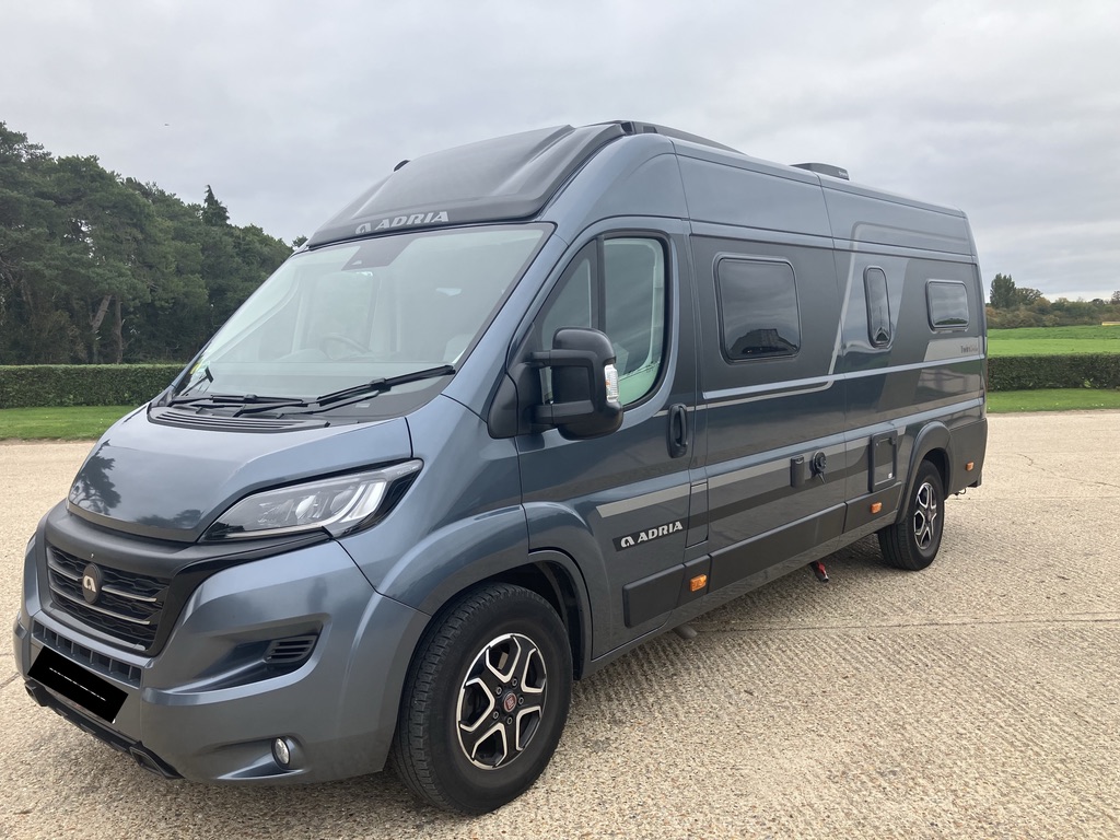 Adria Twin Supreme 640 SLB AUTOMATIC 2024 Luxury 2 Berth motorhome.Fiat extended warranty to 2029 £75,999