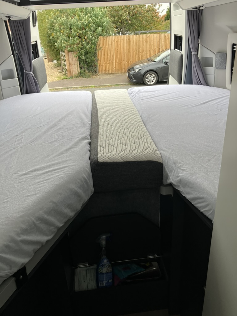 Adria Twin Supreme 640 SLB AUTOMATIC 2024 Luxury 2 Berth motorhome.Fiat extended warranty to 2029 £75,999 - Image 15